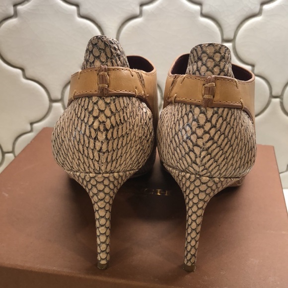 COACH Snake print leather pumps!!! - Picture 6 of 7